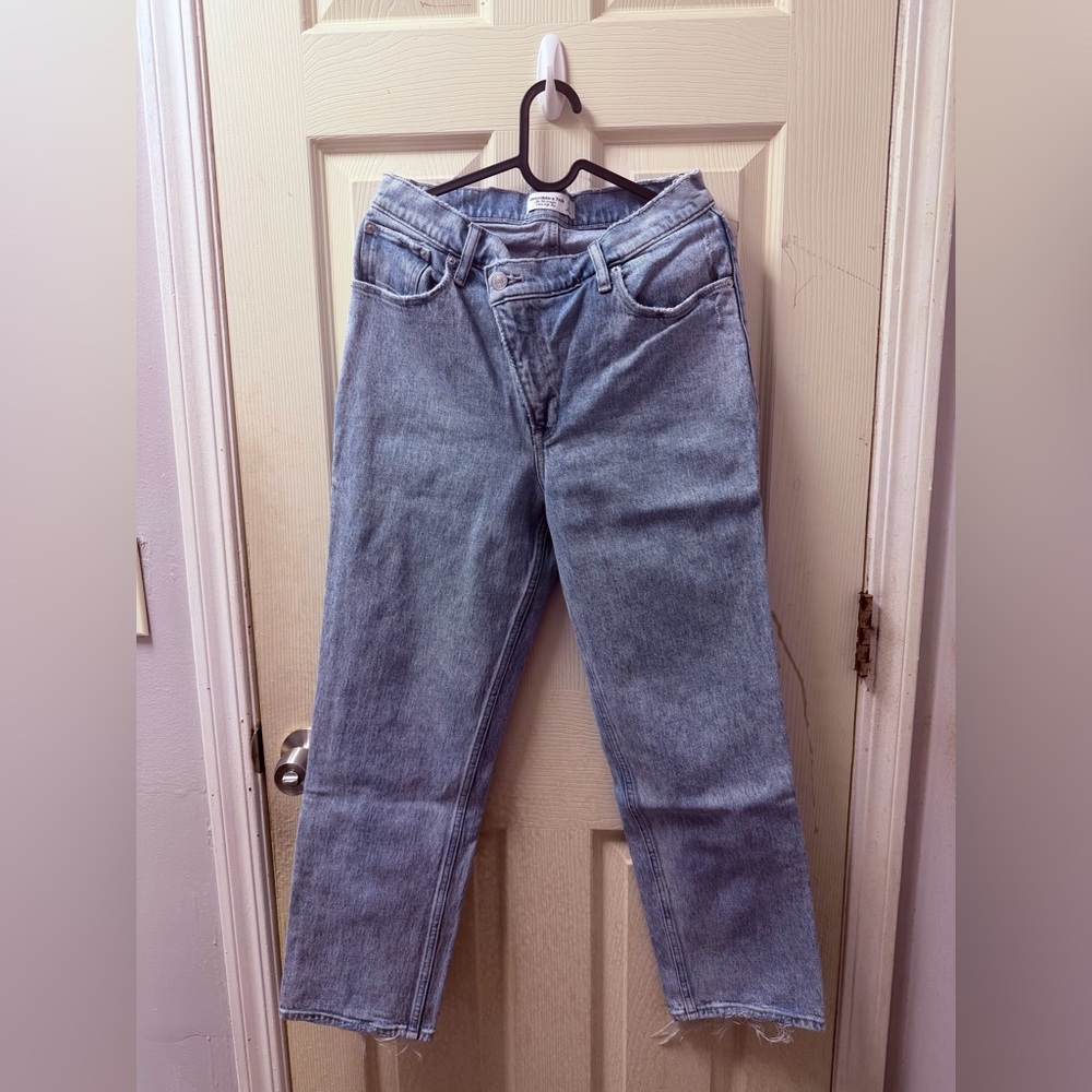 💙 Abercrombie & Fitch - The 90’s Straight Ultra High Rise Jeans 8 XS
